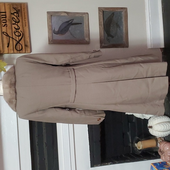 Vintage,  Sears green wool coat with real fur collar. - Picture 7 of 13